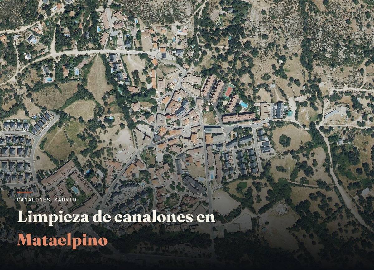Vista aérea de Mataelpino, zona de servicio de canalones.madrid para la limpieza y el mantenimiento de canalones, en una zona de pinar donde las hojas y acículas obstruyen fácilmente los canalones.